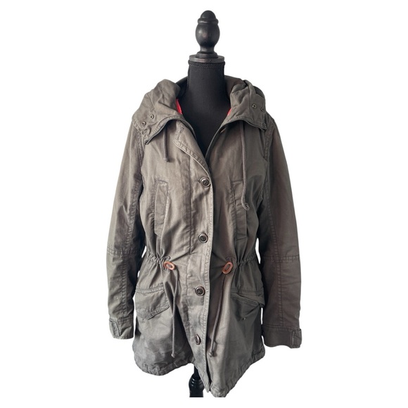GAP Jackets & Blazers - GAP Green Utility Jacket with Durable Cotton and Semi-Fitted Design